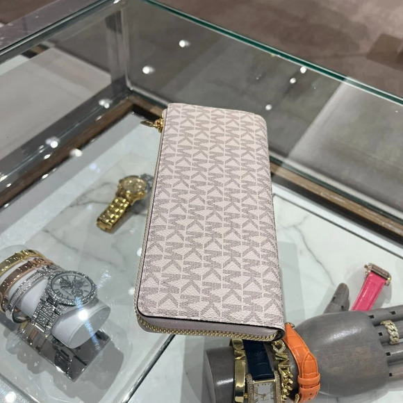 Michael Kors Jet Set Travel Large Logo Quarter-Zip wallet 35F8GTVZ3B Vanilla - Picture 6 of 11